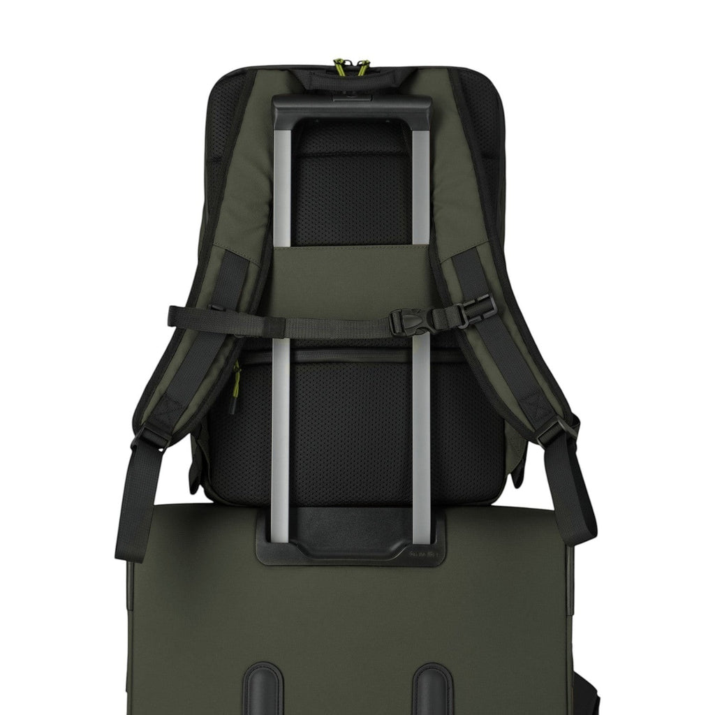 Lieblingstasche Briize Backpack M in olive green with padded straps and a trolley sleeve for travel.