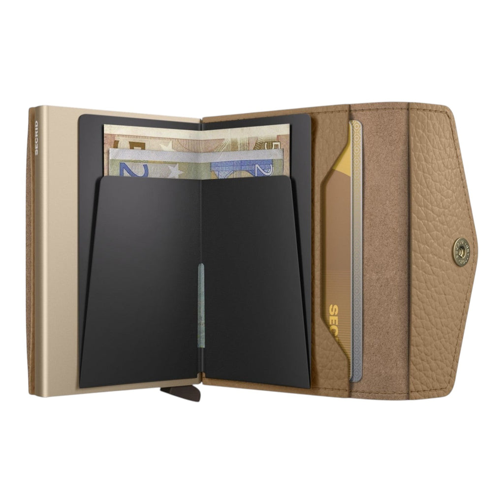 Lieblingstasche Envelope Pebble wallet in beige textured leather with gold metal card protector and open interior