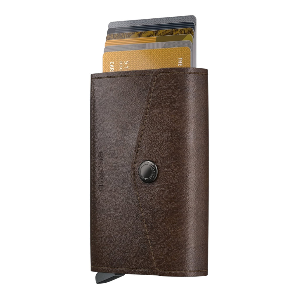 Lieblingstasche Envelope Vintage brown leather cardholder with snap button closure and credit cards inserted