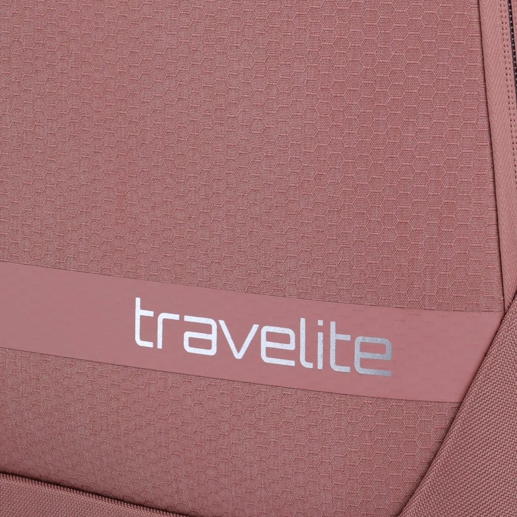 Lieblingstasche KICK OFF trolley suitcase in dusty rose with a textured honeycomb pattern and travelite logo detail
