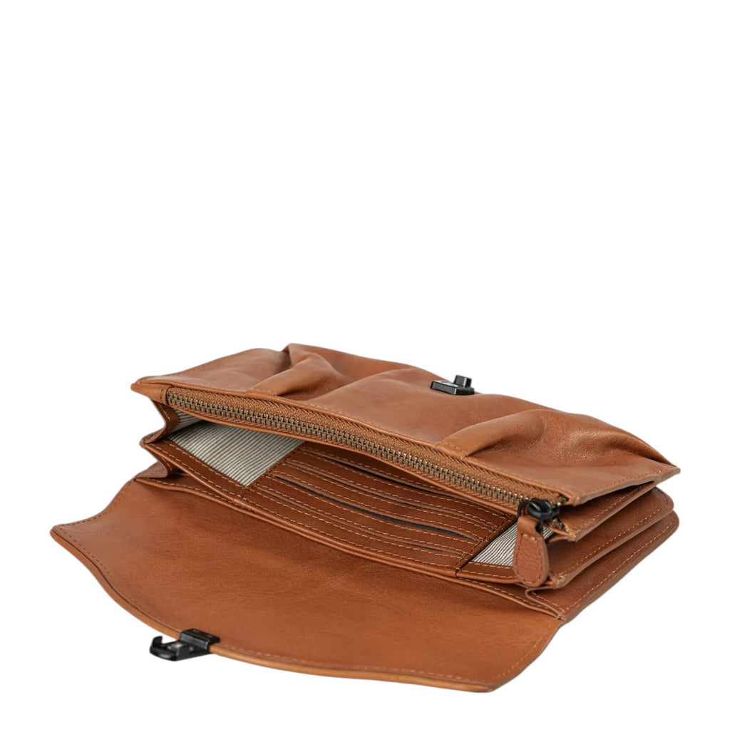 Lieblingstasche Mabel brown leather wallet with open compartments, card slots, and a secure metal clasp closure.