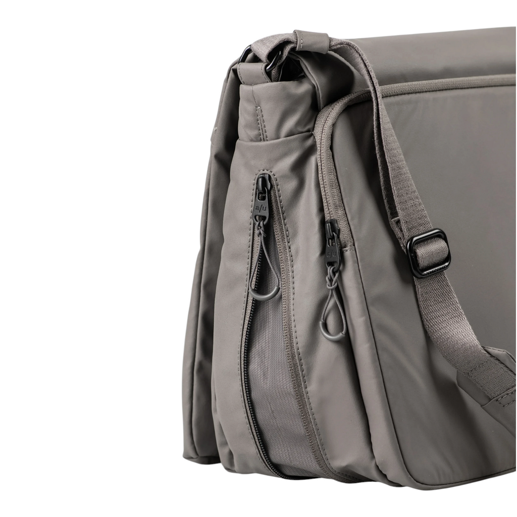 Lieblingstasche Midori RE lite grey messenger bag with adjustable strap and side zipper detail