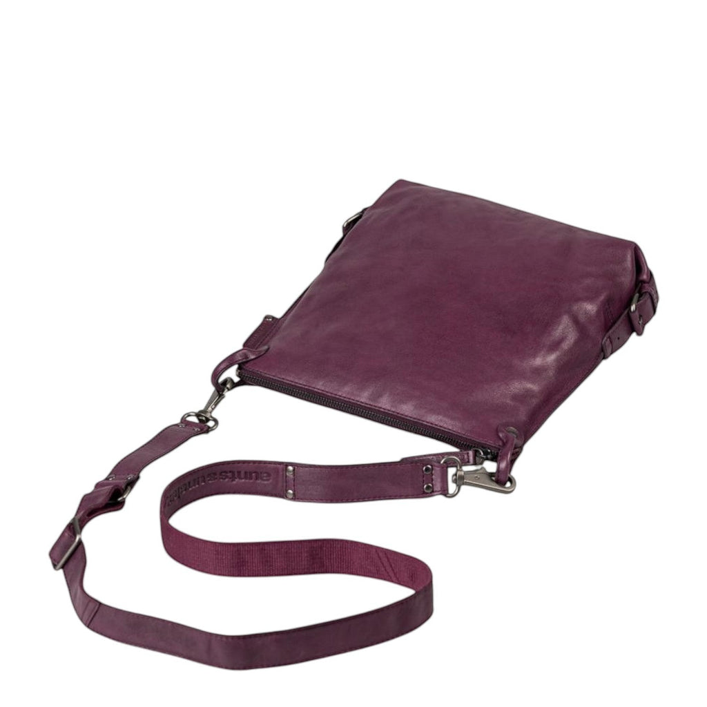 Lieblingstasche Mrs. Raisin Cookie purple leather crossbody bag with adjustable strap and zip closure