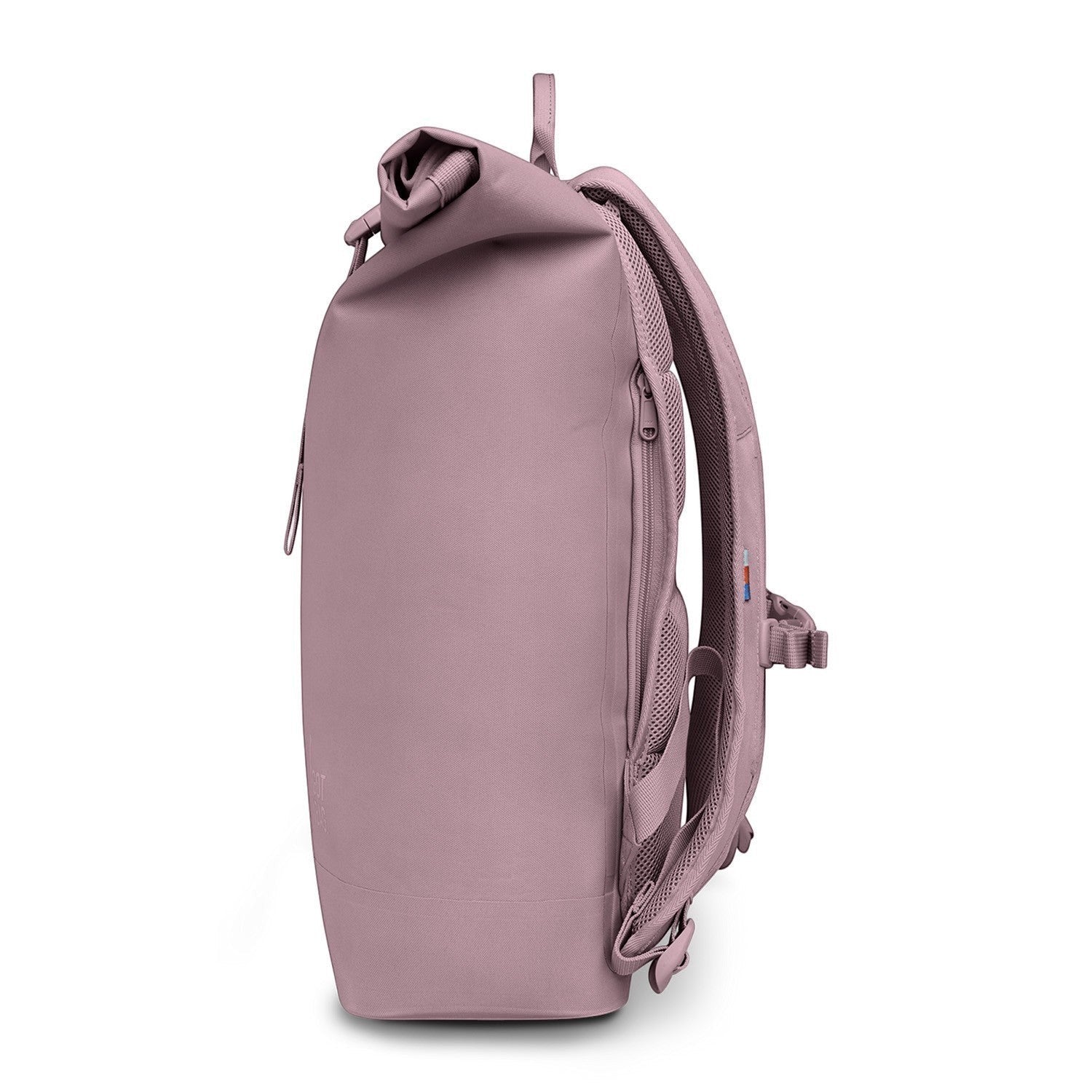 Lieblingstasche Rolltop Lite 2.0 dusty rose backpack with rolltop closure and mesh side pockets.