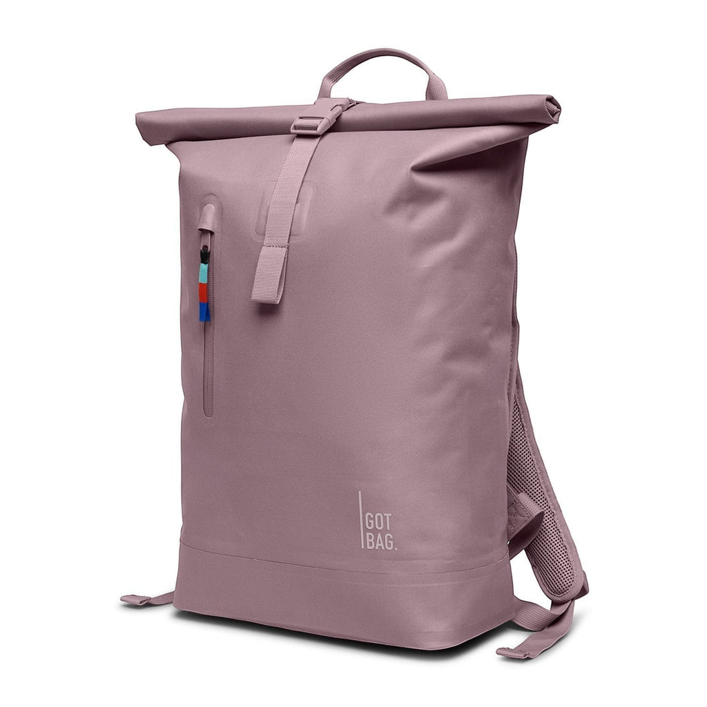 Lieblingstasche Rolltop Lite 2.0 backpack in dusty rose, made from water-repellent material with a roll-top closure and front zip pocket.