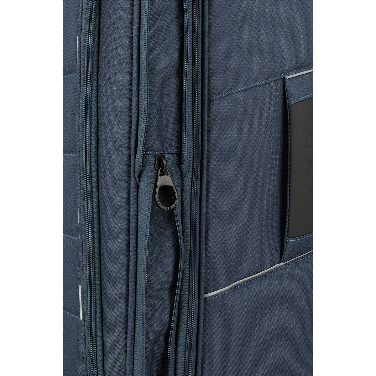 Lieblingstasche Skaii medium expandable trolley suitcase in dark blue fabric with durable zipper detail