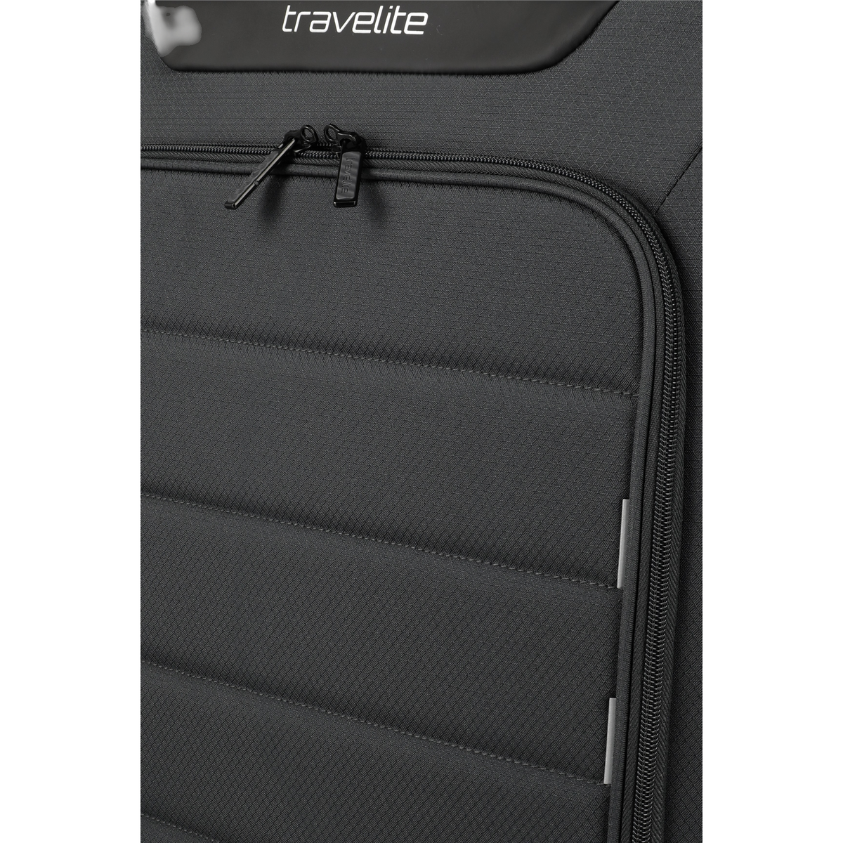Lieblingstasche Skaii Trolley 2W Hybrid S in dark grey with quilted fabric texture and durable zipper detail