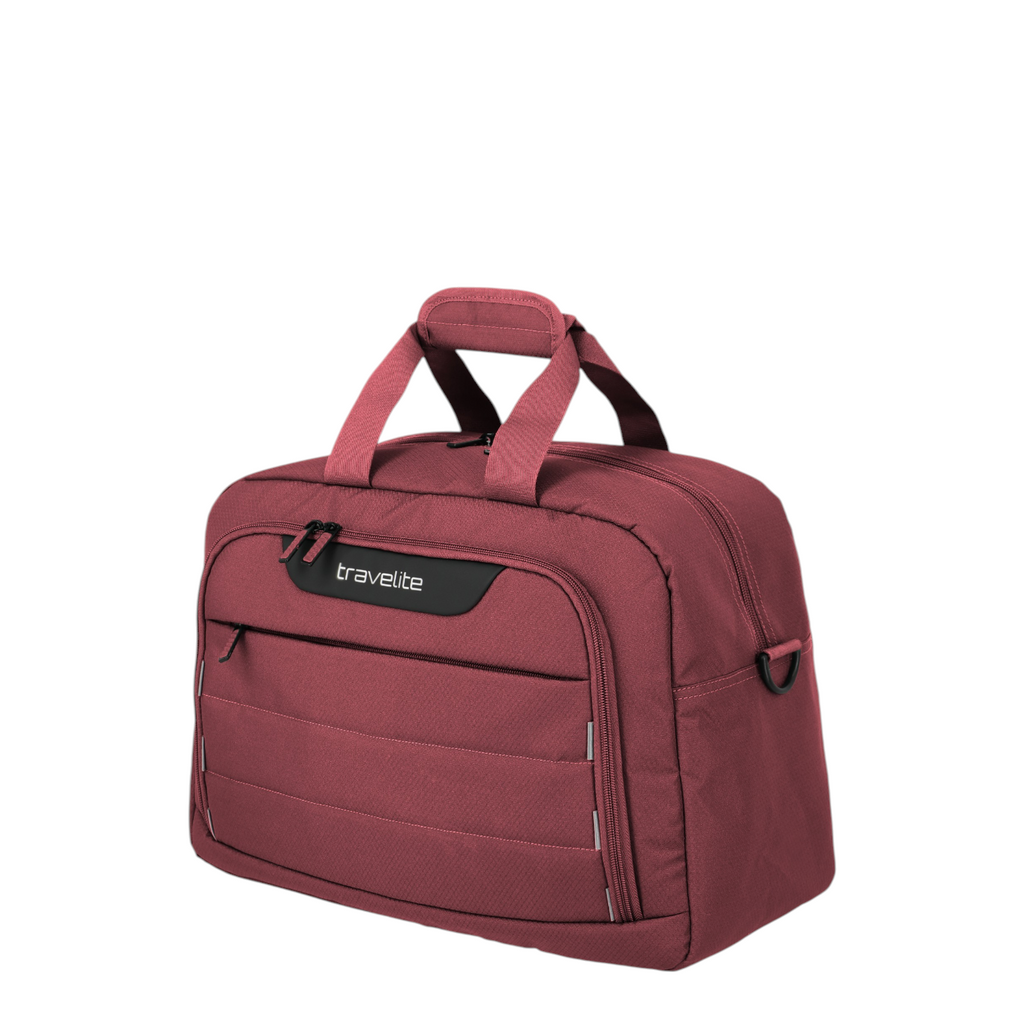 Lieblingstasche Skaii Weekender travel bag in dark red with front zip pocket and top carry handles