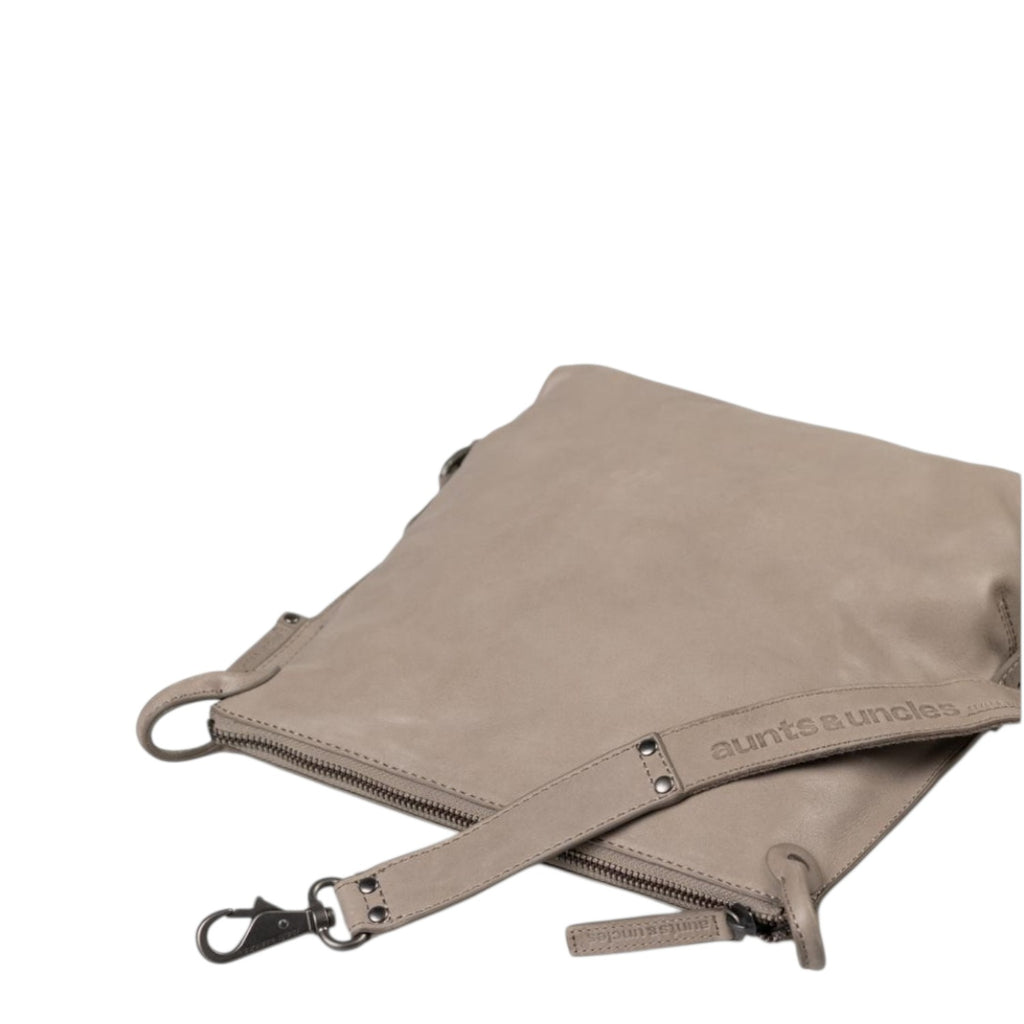Lieblingstasche Mrs. Raisin Cookie taupe leather crossbody bag with a detachable strap and zipper closure