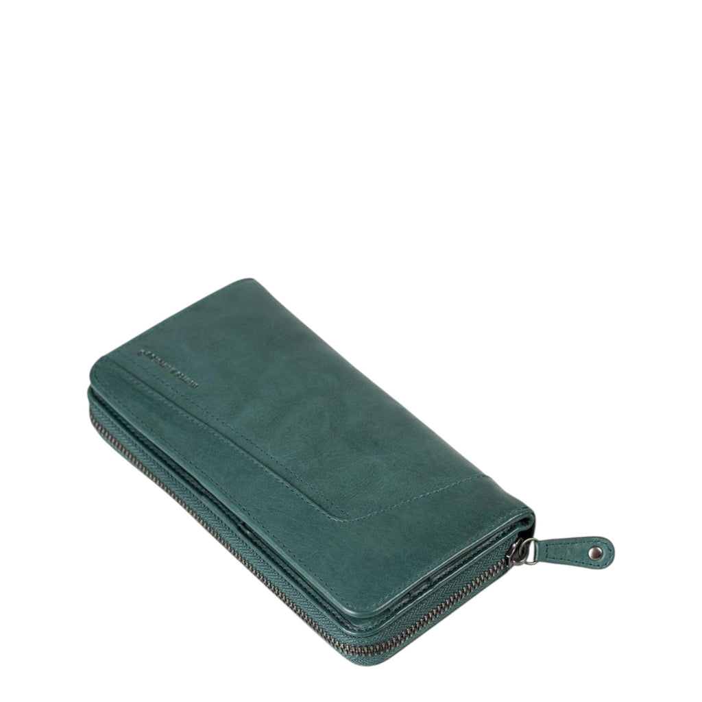 Lieblingstasche Tilda dark green leather zip-around wallet with a smooth finish and secure metal zipper closure