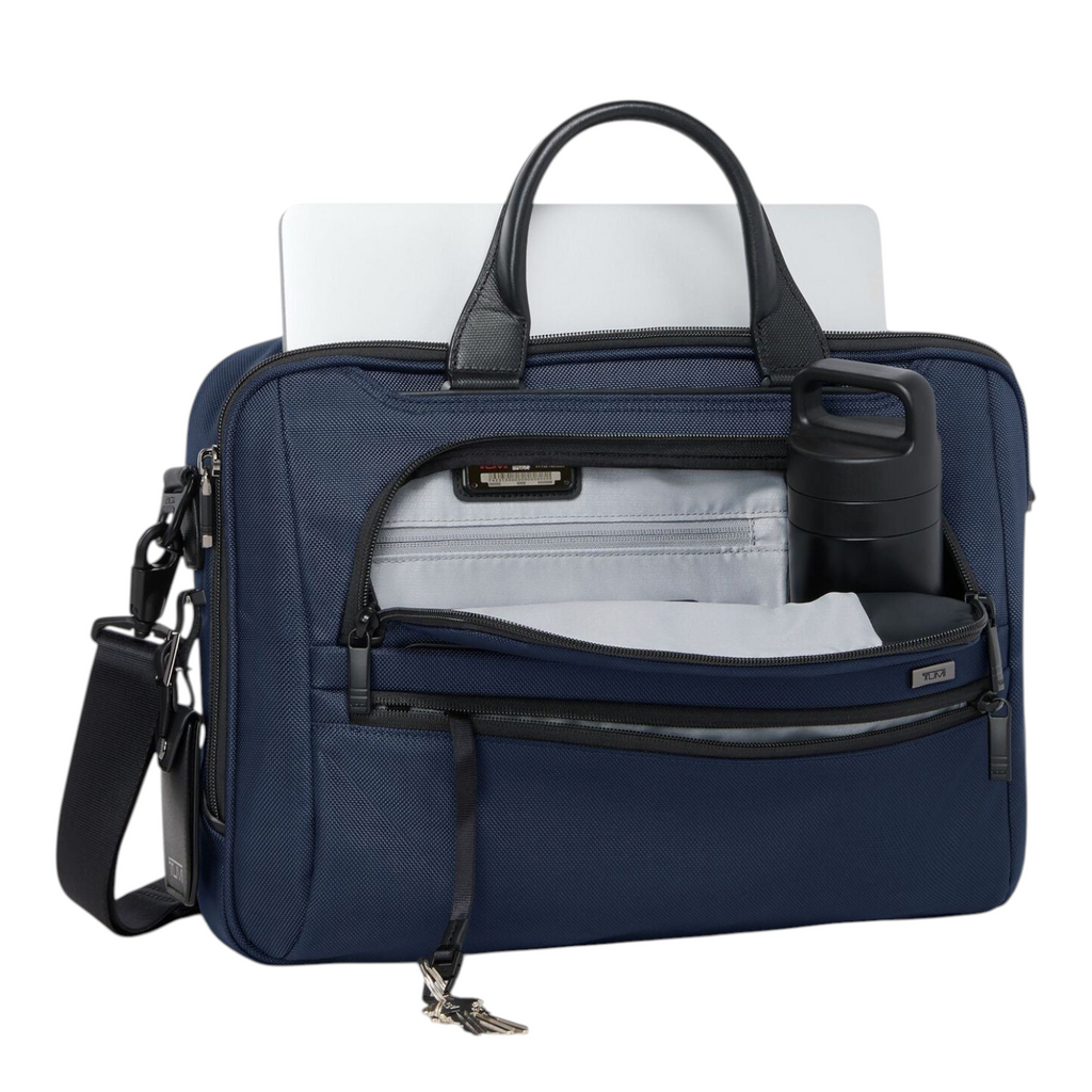 Lieblingstasche Tumi Alpha medium 15-inch navy blue ballistic nylon briefcase with laptop and water bottle inside