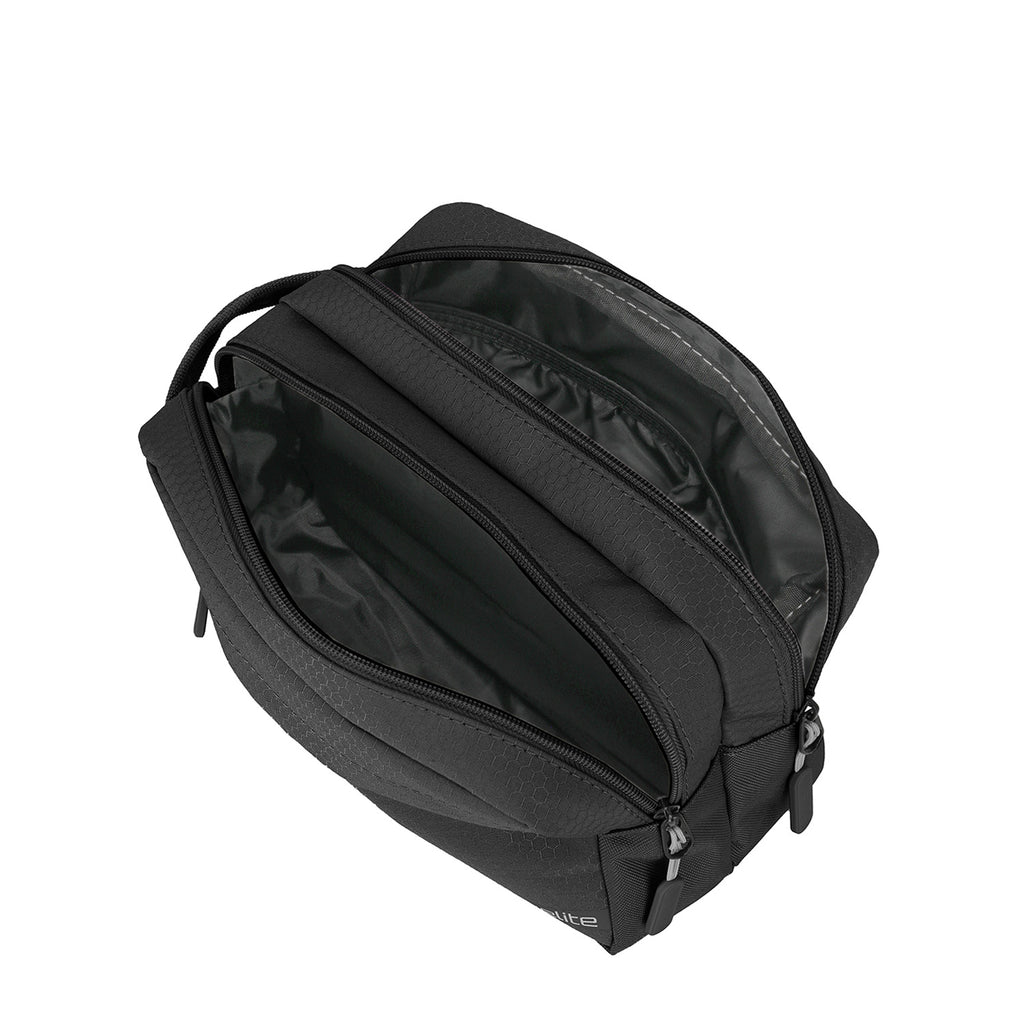 Kick Off toiletry bag