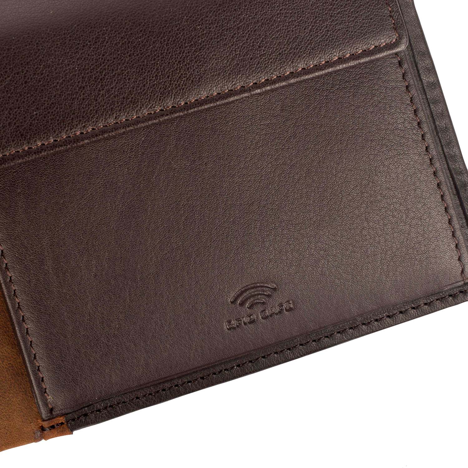 Ma-tre_BUNDENBACH-Gilbrecht-Billfold-H9_4060001438-702_darkbrown_05