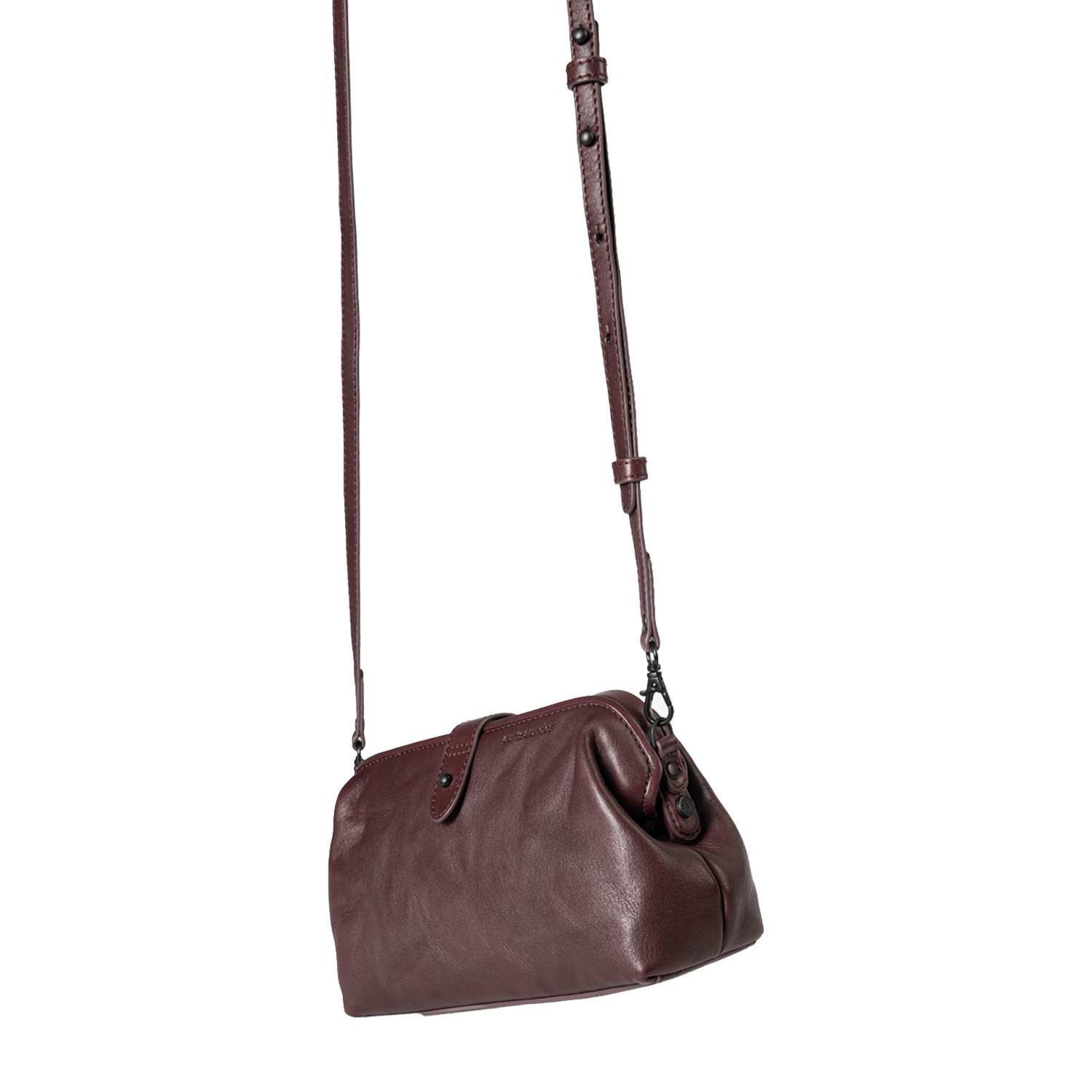 aunts-uncles_Mrs-Eclair_burgundy_03